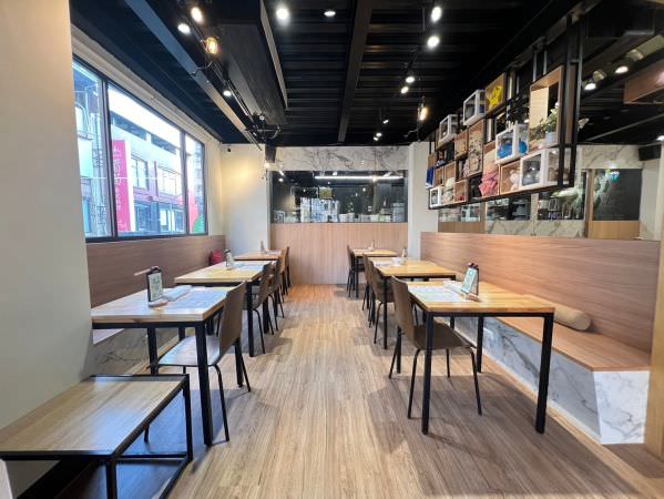 森林小徑健行店用餐环境